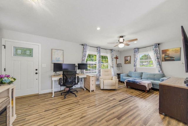 6619 Manchester DRIVE, Greendale, WI 53129
