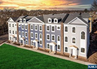 64 Parkside Lane, Teaneck, NJ 07666