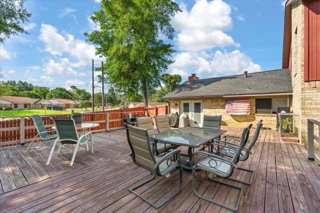 302 Cindi Ct., Longview, TX 75605