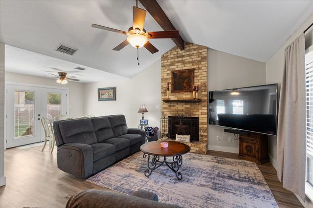 302 Cindi Ct., Longview, TX 75605