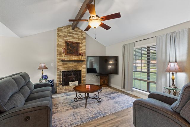 302 Cindi Ct., Longview, TX 75605