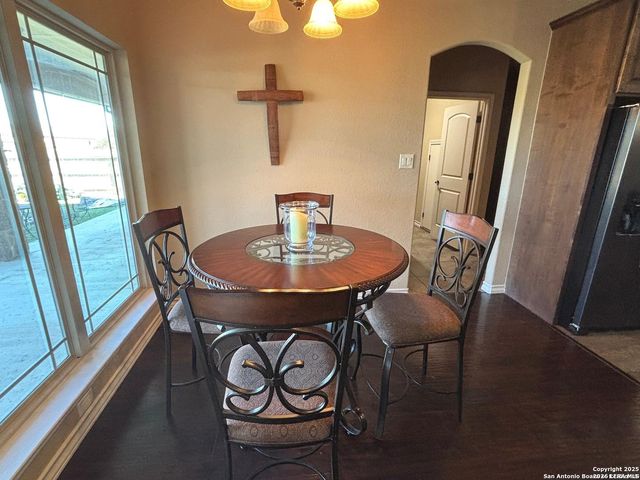 104 Park View, Poth, TX 78147