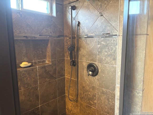 104 Park View, Poth, TX 78147