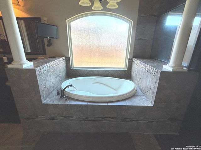 104 Park View, Poth, TX 78147