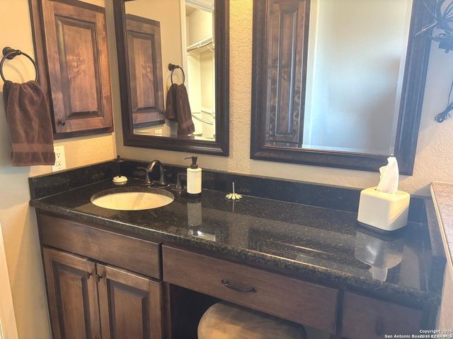 104 Park View, Poth, TX 78147