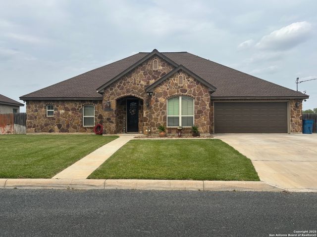 104 Park View, Poth, TX 78147