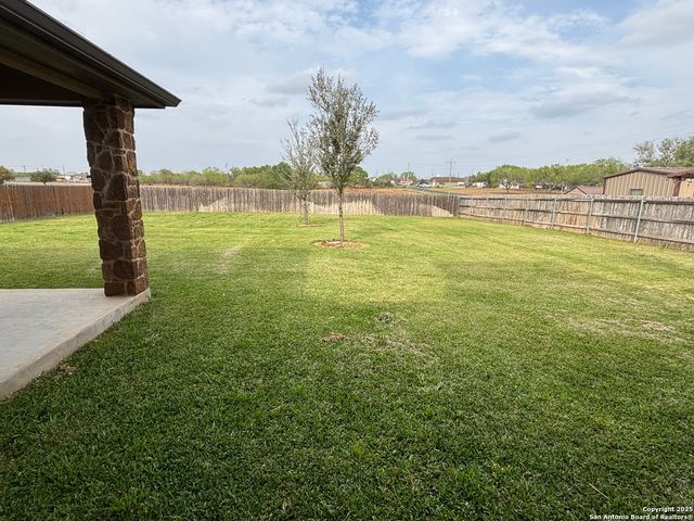 104 Park View, Poth, TX 78147