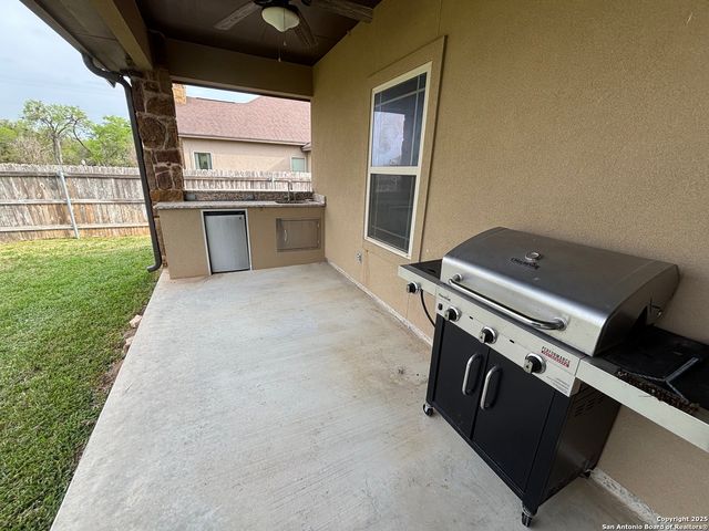 104 Park View, Poth, TX 78147