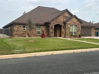 104 Park View, Poth, TX 78147