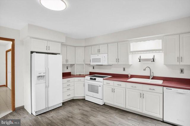 31 TODD DR, Leesport, PA 19533