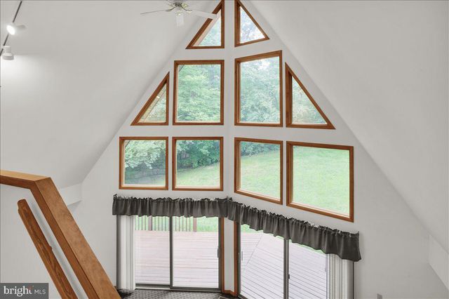 31 TODD DR, Leesport, PA 19533