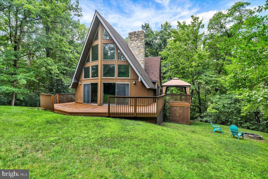 31 TODD DR, Leesport, PA 19533