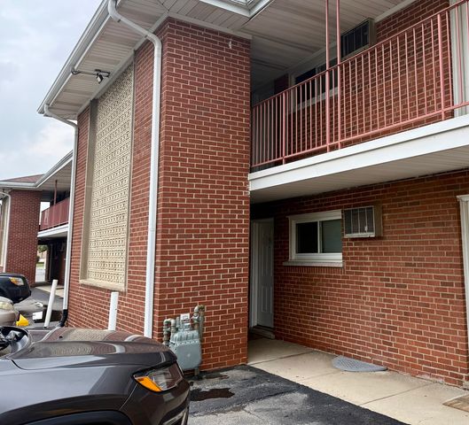101 Dover Drive 5, Des Plaines, IL 60018