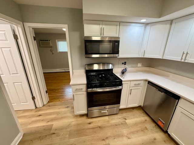 101 Dover Drive 5, Des Plaines, IL 60018