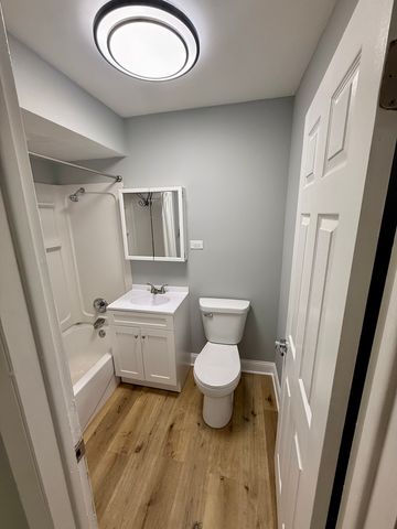 101 Dover Drive 5, Des Plaines, IL 60018