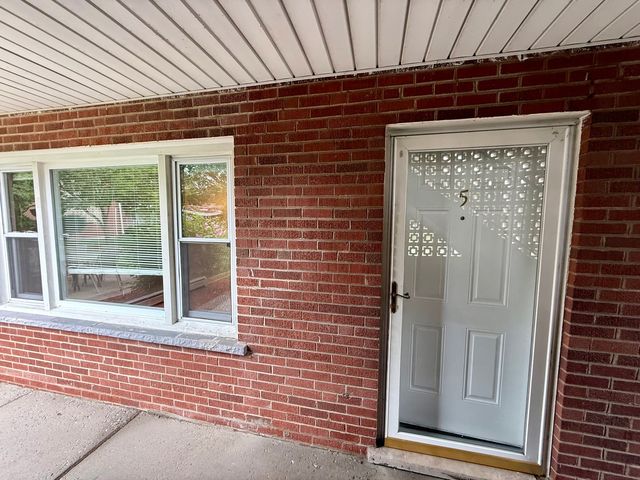101 Dover Drive 5, Des Plaines, IL 60018