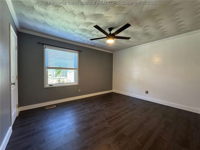 106 Cherry Street, Eleanor, WV 25070