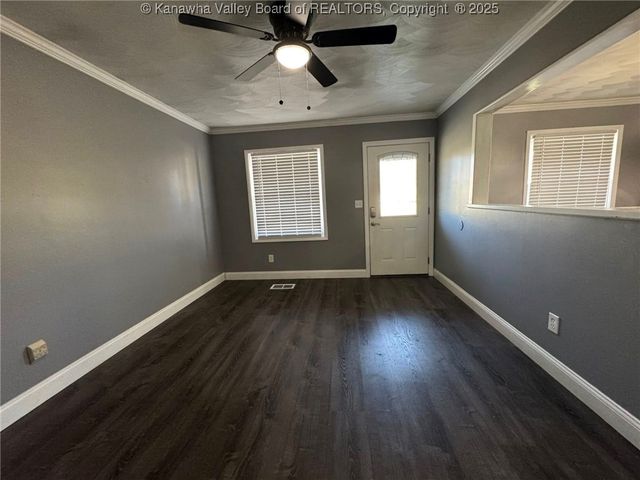 106 Cherry Street, Eleanor, WV 25070