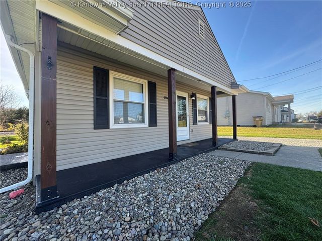 106 Cherry Street, Eleanor, WV 25070