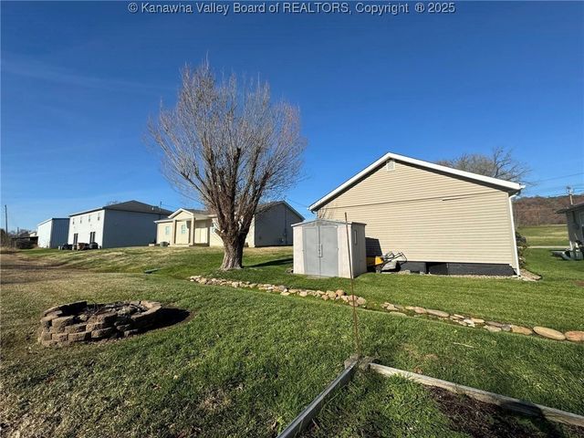 106 Cherry Street, Eleanor, WV 25070