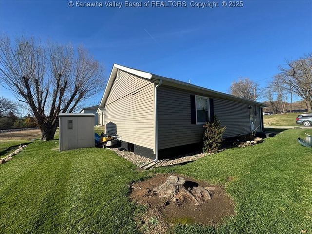 106 Cherry Street, Eleanor, WV 25070