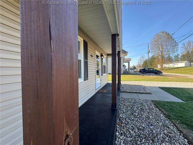 106 Cherry Street, Eleanor, WV 25070