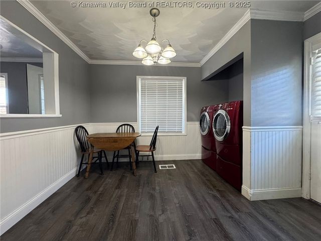 106 Cherry Street, Eleanor, WV 25070