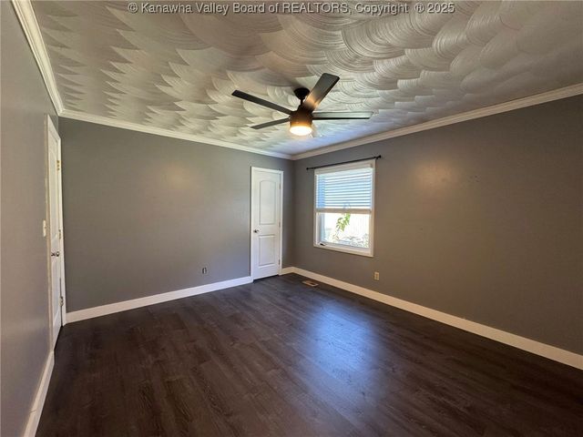 106 Cherry Street, Eleanor, WV 25070