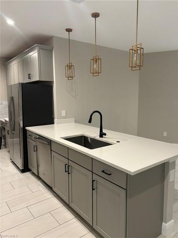 7553 Carnegie WAY, Naples, FL 34119