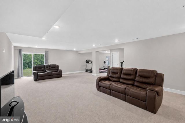 4294 SHAKESPEARE CIR, White Plains, MD 20695