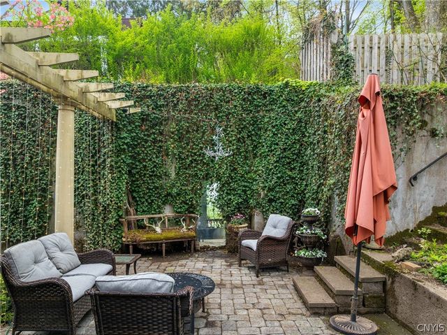 114 Scottholm, Syracuse, NY 13224