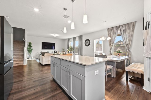 446 Grace Lilly DR, Buda, TX 78610