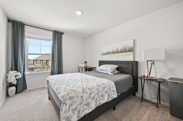 446 Grace Lilly DR, Buda, TX 78610