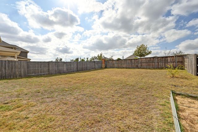 446 Grace Lilly DR, Buda, TX 78610