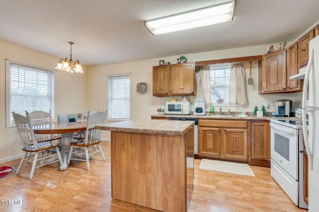 119 Henard Town Road, Rogersville, TN 37857