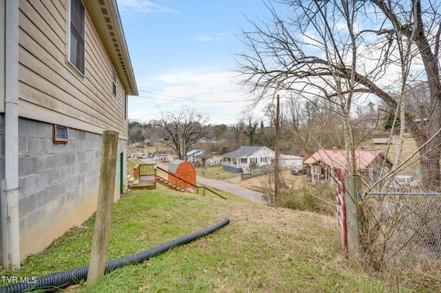 119 Henard Town Road, Rogersville, TN 37857