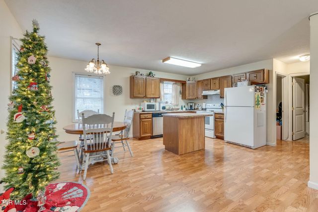 119 Henard Town Road, Rogersville, TN 37857