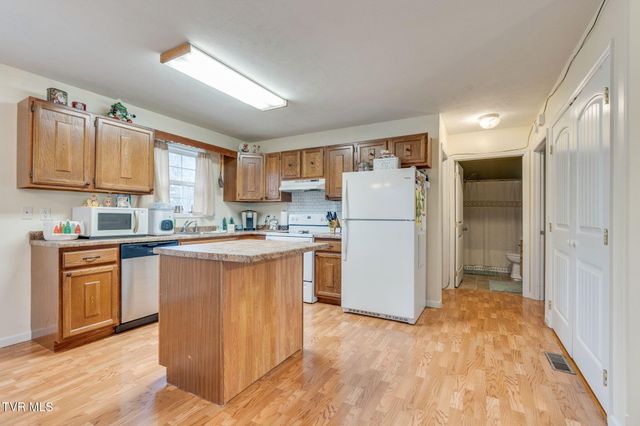 119 Henard Town Road, Rogersville, TN 37857