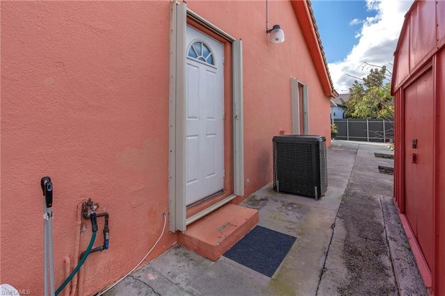 1002 SW 142nd CT, Miami, FL 33184