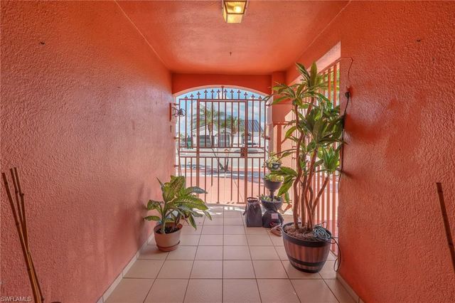 1002 SW 142nd CT, Miami, FL 33184