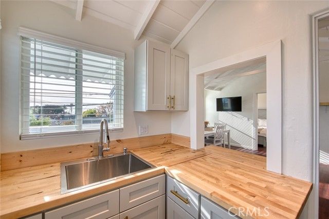 368 Oak B, Laguna Beach, CA 92651