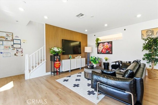 188 Merit, Irvine, CA 92618