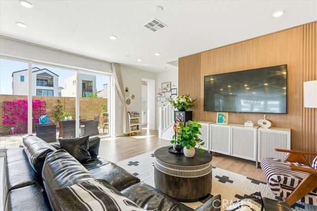 188 Merit, Irvine, CA 92618