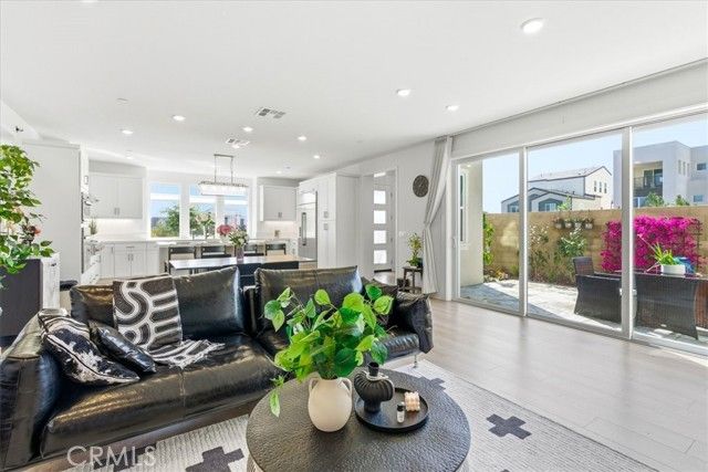 188 Merit, Irvine, CA 92618