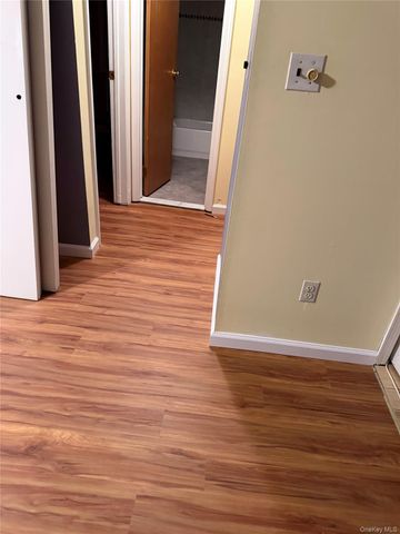 43 2nd Street 2nd Floor, Ronkonkoma, NY 11779