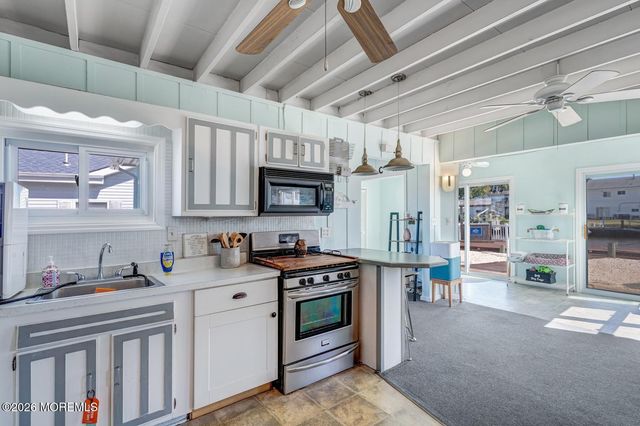 30 W Mohawk Drive, Little Egg Harbor, NJ 08087