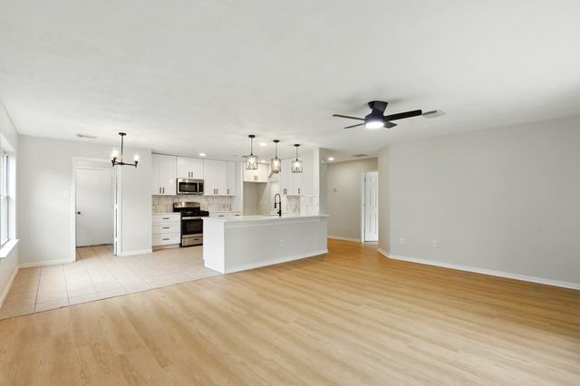 5318 Cilantro Lane, Baytown, TX 77521