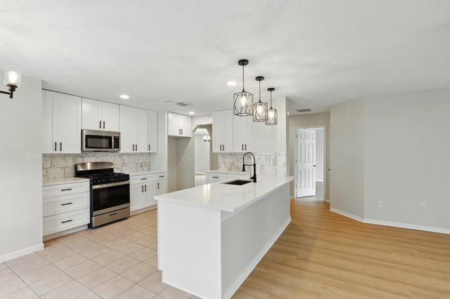 5318 Cilantro Lane, Baytown, TX 77521