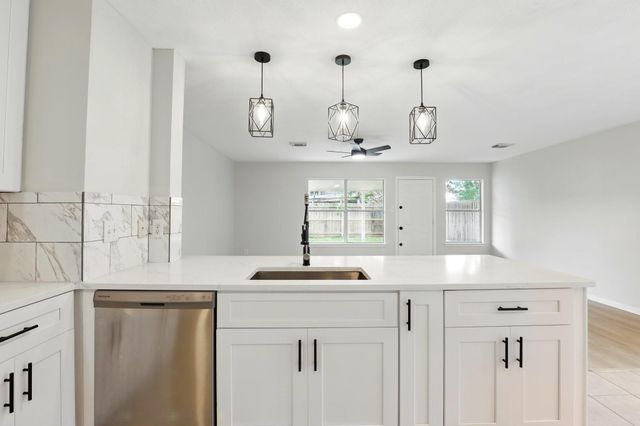 5318 Cilantro Lane, Baytown, TX 77521