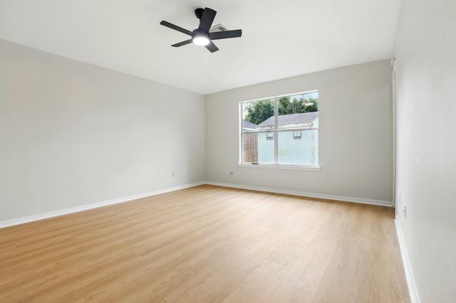 5318 Cilantro Lane, Baytown, TX 77521